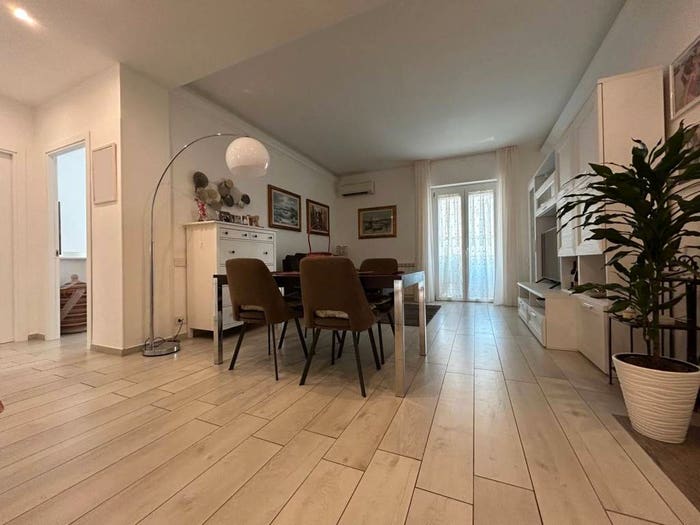 Appartamento quadrilocale in vendita in Via delle Mura Nord, Centro, Massa