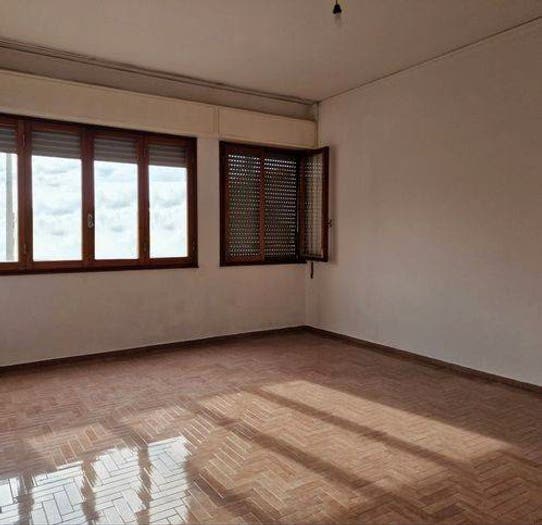 Appartamento quadrilocale in vendita in Marina di Massa Centro, Massa