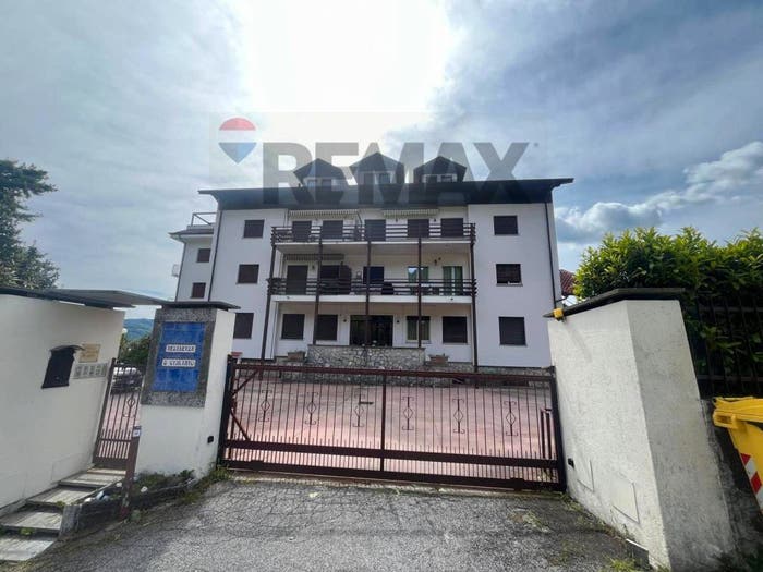 Appartamento trilocale in vendita in Via Ernesto Tentori, Duno