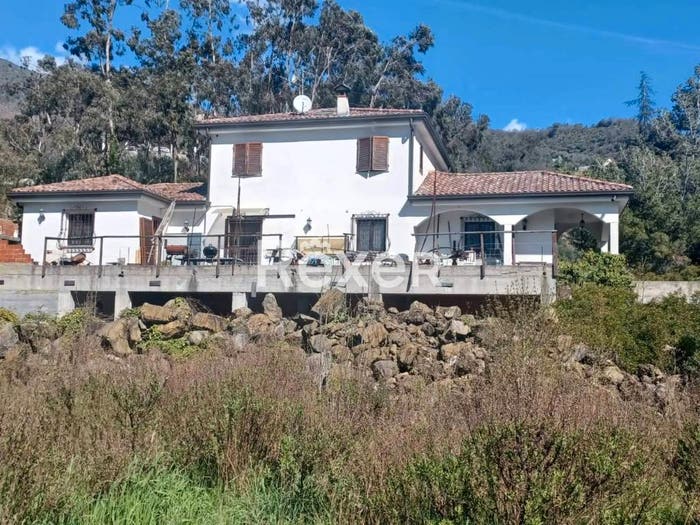 Casa con 6 locali in vendita in Strada Provinciale, Isolabona