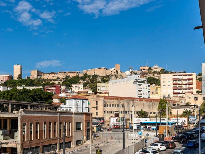 Appartamento trilocale in vendita in Via Francesco Cocco Ortu, San Benedetto, Cagliari