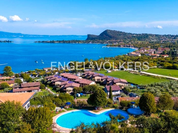 Appartamento trilocale in vendita in Viale Catullo, Pieve Vecchia Villaggio Sanghen, Manerba del Garda
