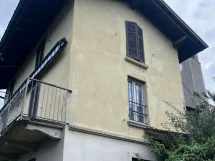 Casa quadrilocale in vendita in Via Della Chiesa, Centro, Luino