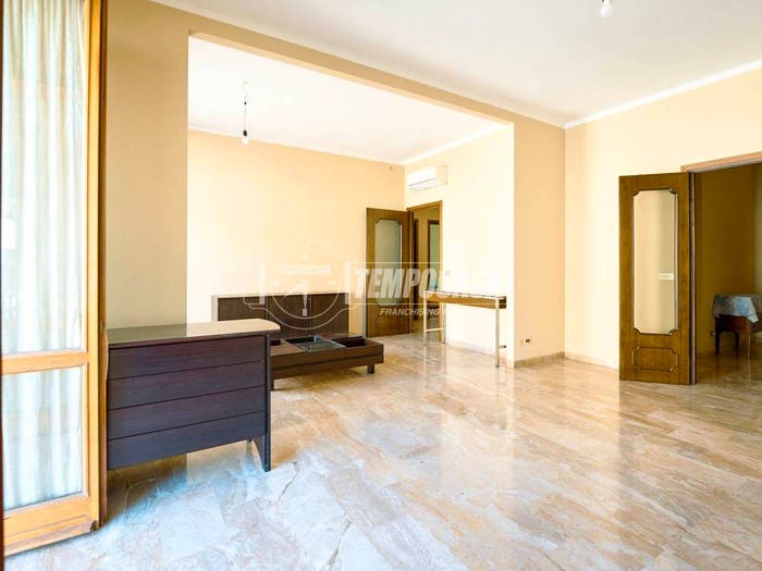 Appartamento trilocale in vendita in Vicolo Sant'Omobono, Centro, Cremona