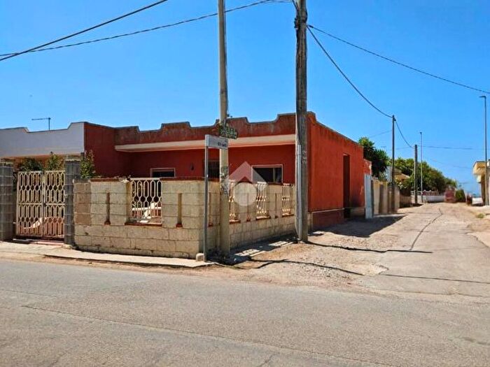 Casa con 6 locali in vendita in Via Leuca, Nardo'