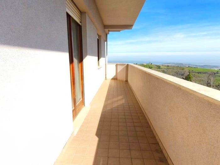 Appartamento con 5 locali in vendita in Centro, Atri