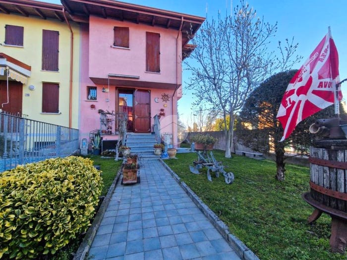 Appartamento trilocale in vendita in Via Giuseppe Verdi, Borgoforte, Borgo Virgilio