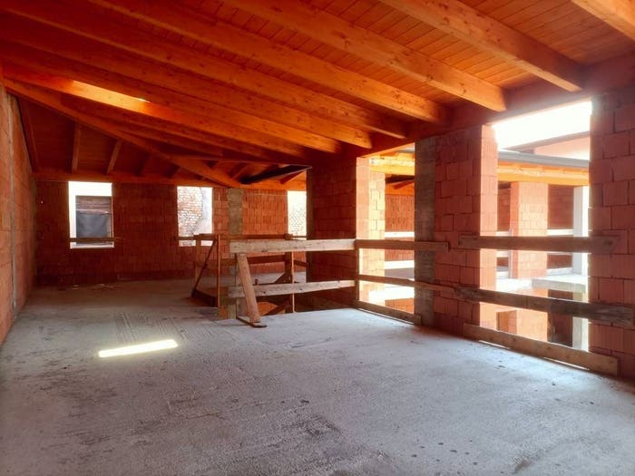 Casa con 5 locali in vendita in Comun Nuovo