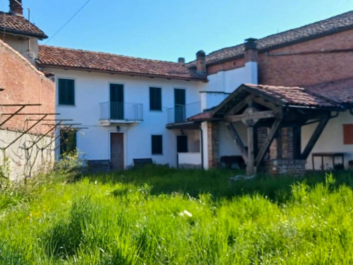 Casa con 5 locali in vendita in Via Regina Margherita, Centro, Albugnano
