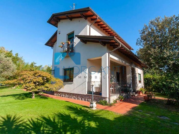Casa con 6 locali in vendita in Pietrasanta