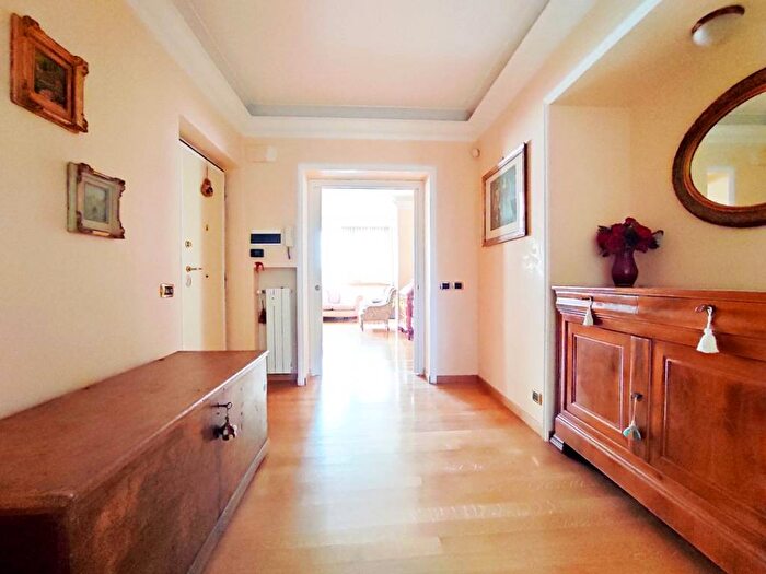 Casa quadrilocale in vendita in Via Luigi Gallo, Balduina, Roma