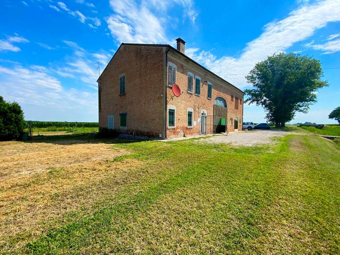 Casa con 6 locali in vendita in Via Modena, Copparo