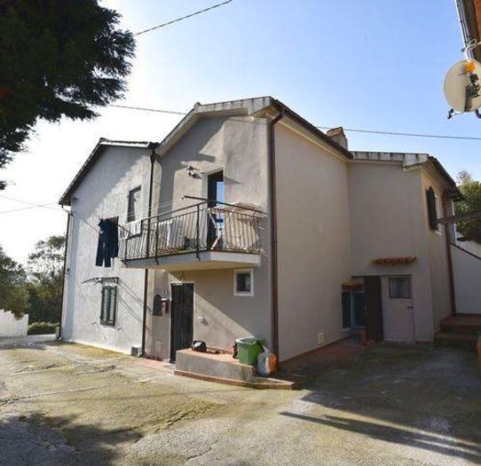 Appartamento trilocale in vendita in Via Santa Lucia, Campo nell'Elba