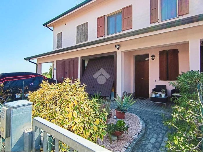 Casa quadrilocale in vendita in Via Provinciale Superiore, San Martino in Argine, Molinella