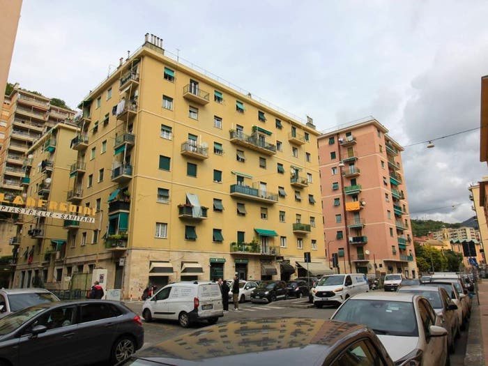 Appartamento trilocale in vendita in Via Piacenza, Molassana, Genova