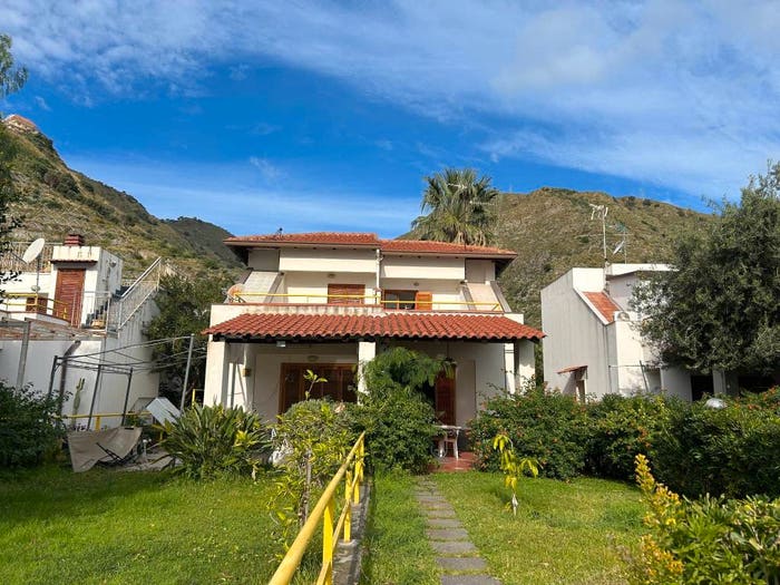Casa trilocale in vendita in Contrada San Filippo, Letojanni