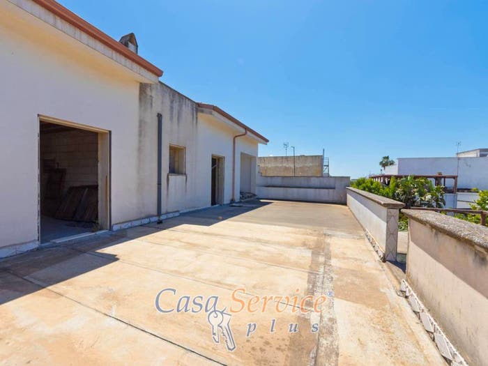 Casa con 5 locali in vendita in Via Luigi Pirandello, Casarano