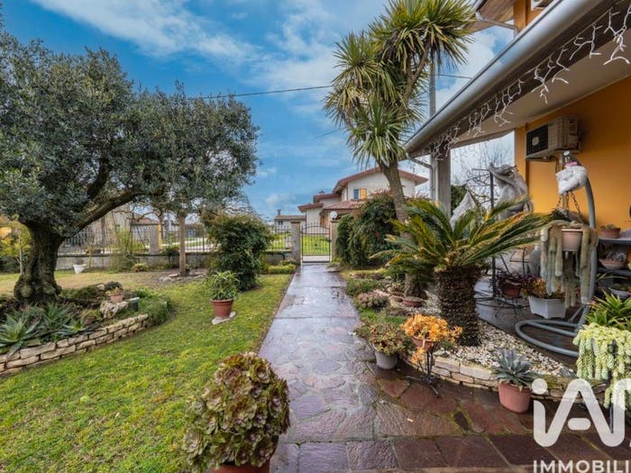 Casa con 6 locali in vendita in Via Taglio Nuovo, Comacchio Città, Comacchio