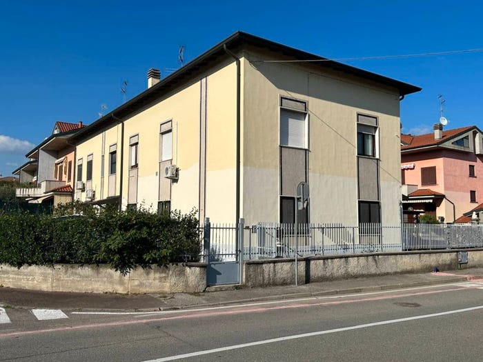 Appartamento trilocale in vendita in Via Roma, Liscate