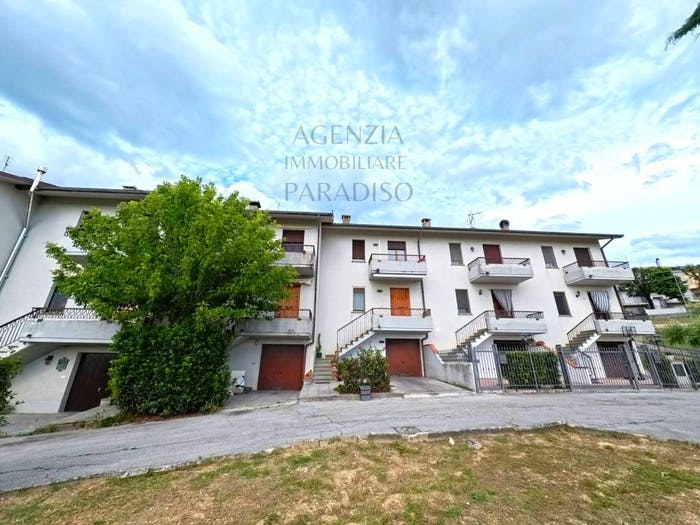 Casa con 5 locali in vendita in Petriano
