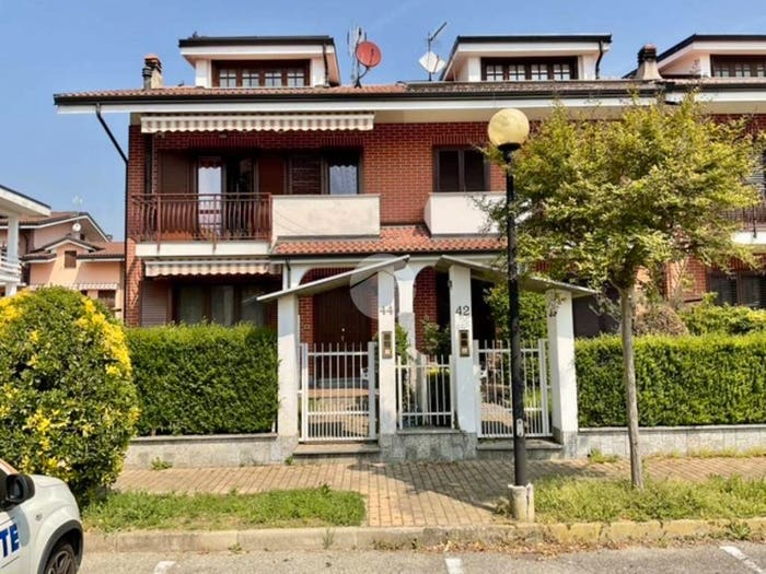 Casa con 6 locali in vendita in Via Caselle Vecchia, Centro, Leinì
