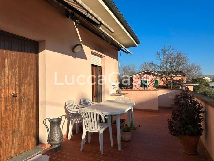 Appartamento trilocale in vendita in Via Poggio, Santa Maria a Colle Ponte San Pietro, Lucca