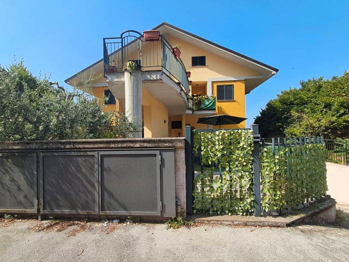 Appartamento trilocale in vendita in Via Roscigno, San Mango Piemonte