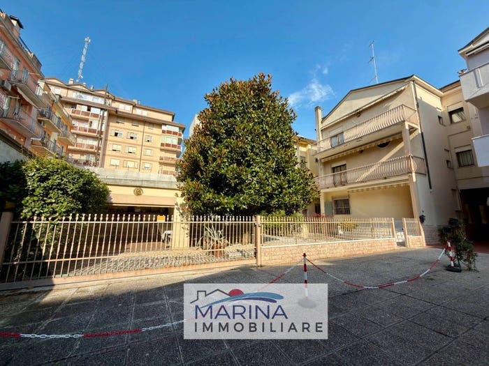 Casa con 6 locali in vendita in Viale Mantova, Sottomarina, Chioggia