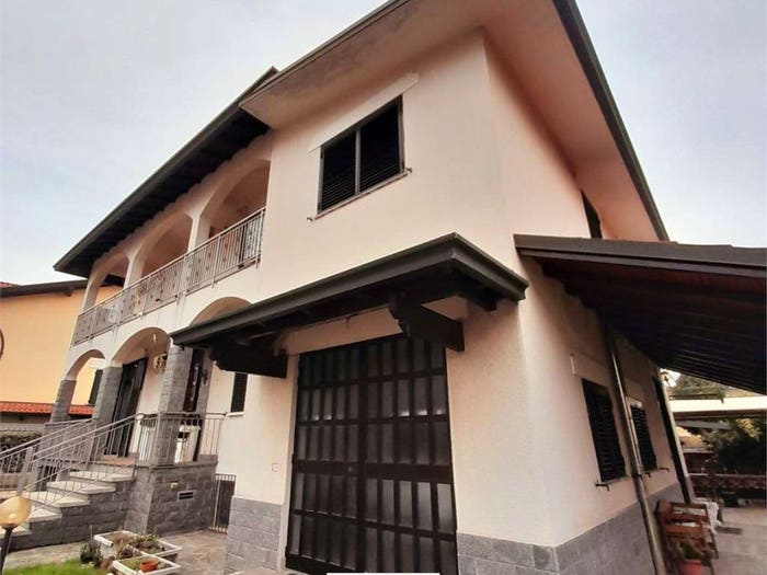 Casa con 6 locali in vendita in Via Giovanni Pascoli, Olgiate Olona