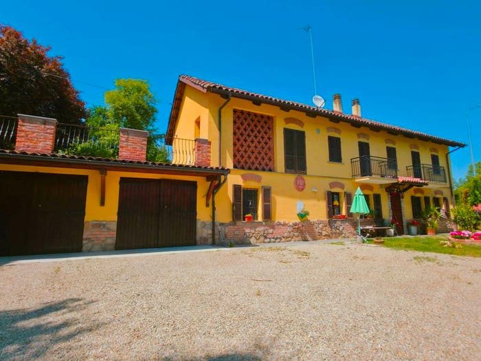 Casa quadrilocale in vendita in Frazione Revignano, Bramairate Revignano, Asti