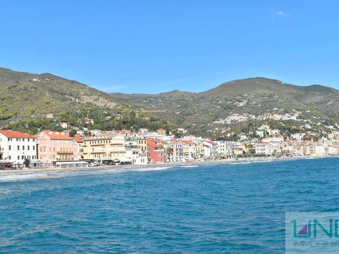 Appartamento trilocale in vendita in Via Dante, Centro, Alassio