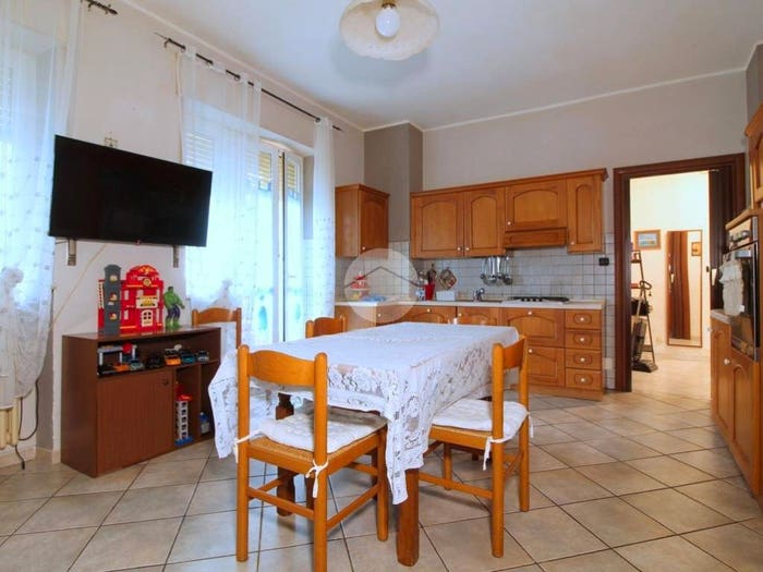 Appartamento quadrilocale in vendita in Via Silvio Pellico, Centro, Bra
