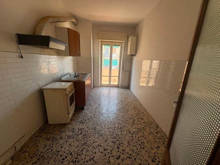 Appartamento quadrilocale in vendita in Via Alfredo Antinori, Le Grazie, Ancona