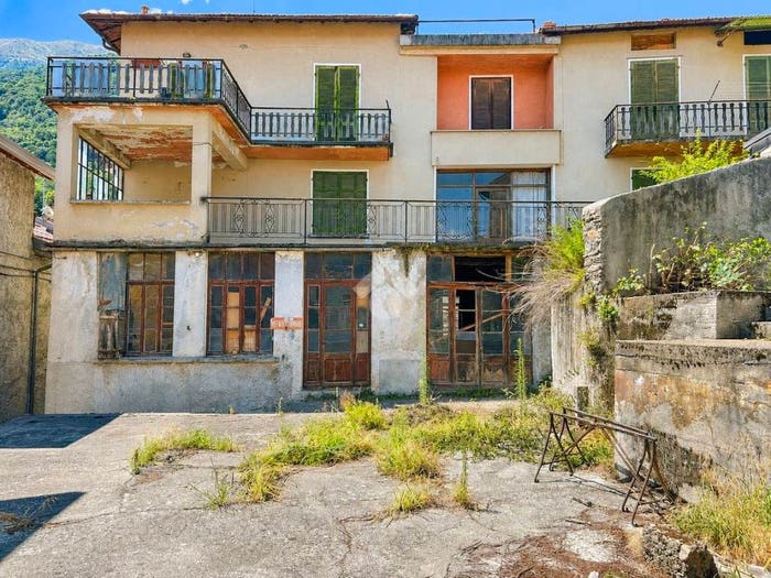 Casa con 6 locali in vendita in Via Semorano, Vignola, Cremia