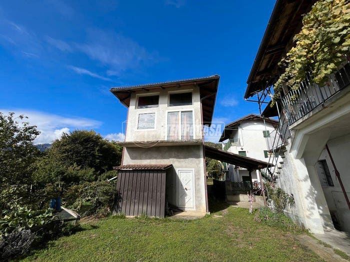 Casa bilocale in vendita in Frazione Cresto, San Colombano Belmonte
