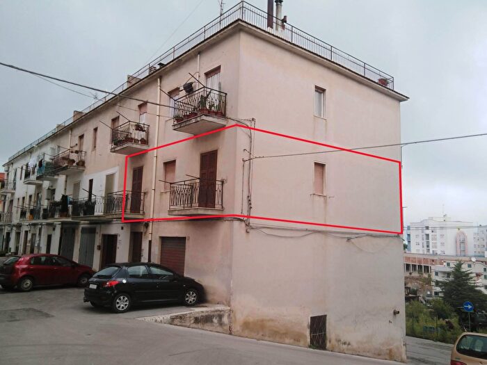 Appartamento con 5 locali in vendita in Via dei Caduti, Vico Del Gargano