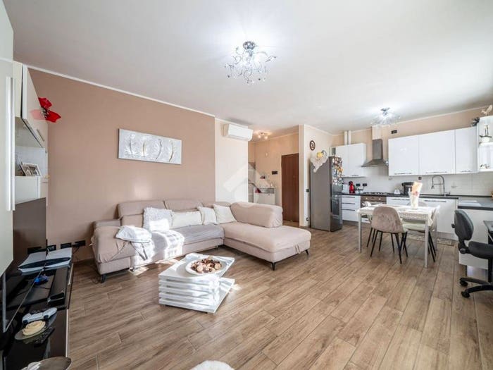 Appartamento quadrilocale in vendita in Via Giardini Sud, Centro, Formigine