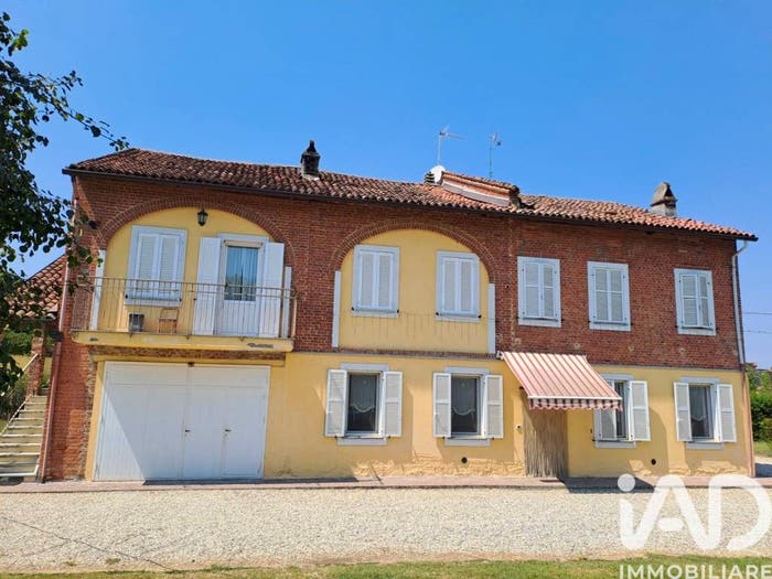 Casa con 6 locali in vendita in Strada Valtiglione, Masio