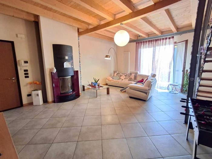 Appartamento con 5 locali in vendita in Via Zara, Castagnole, Paese