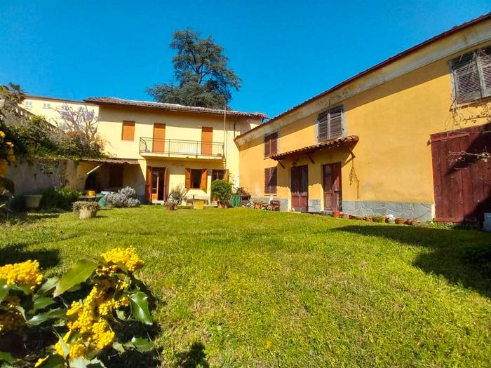 Casa con 6 locali in vendita in Via Faussone, Viale