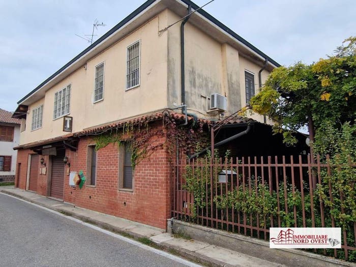 Casa con 6 locali in vendita in Via Buozzi, Tainate, Noviglio