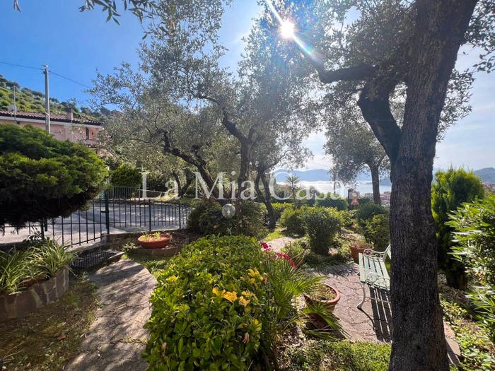 Appartamento con 5 locali in vendita in Via Carbognano Traversa, Lerici Paese, Lerici