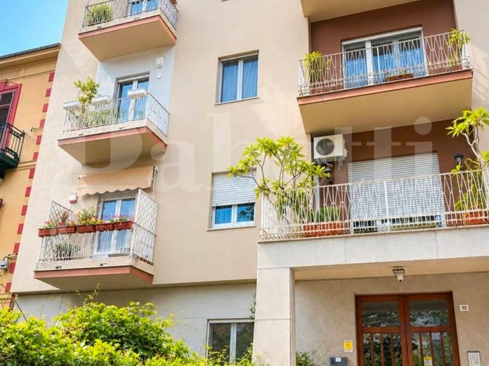 Appartamento quadrilocale in vendita in Viale Croce Rossa, De Gasperi Croce Rossa, Palermo