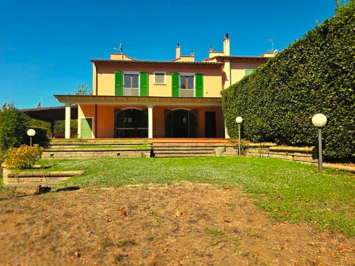 Casa con 6 locali in vendita in Viale Giappone, Le Rughe, Formello