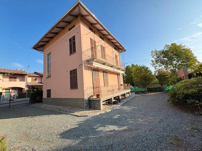 Casa con 6 locali in vendita in Via Giuseppe Verdi, Ponderano