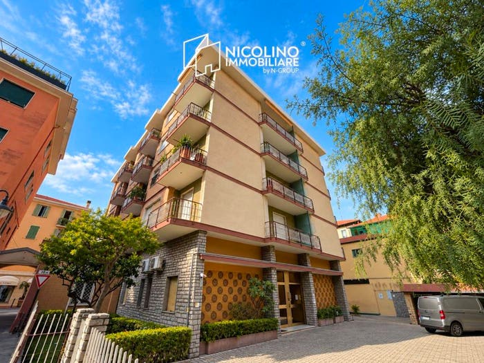Appartamento trilocale in vendita in Via Febo, Centro, Bordighera