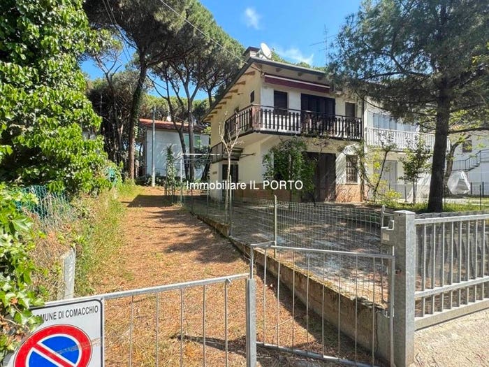Casa quadrilocale in vendita in Via Oglio, Lido degli Estensi, Comacchio