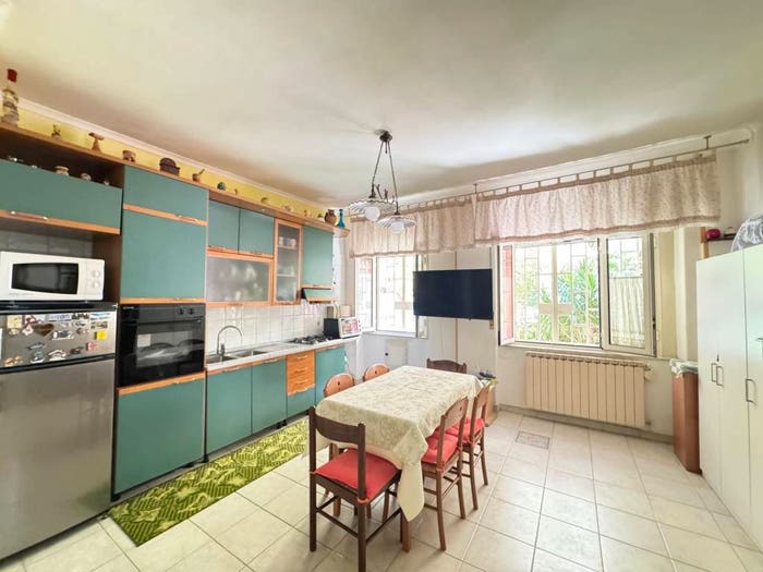 Appartamento trilocale in vendita in Via Pietro Castellino, Arenella, Napoli
