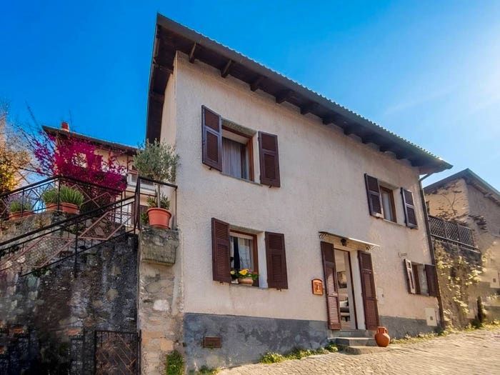 Casa quadrilocale in vendita in Via Oratorio, Centro, Grondona
