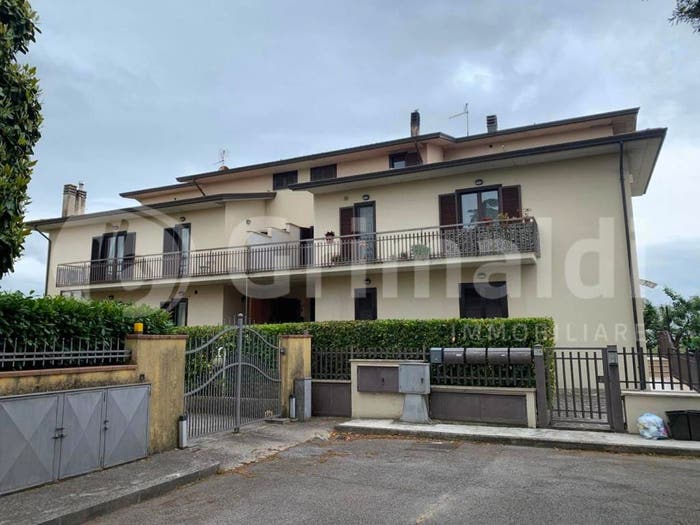 Appartamento quadrilocale in vendita in Via Baglioni, Palazzo Petrignano, Assisi